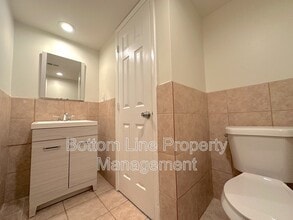 6925 Stonington Ln in Charlotte, NC - Foto de edificio - Building Photo