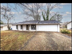 143 Oaklawn Dr in Conway, AR - Building Photo