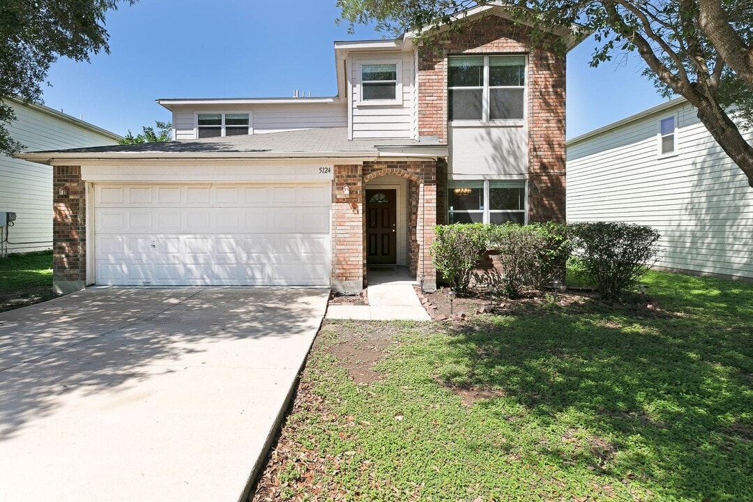 5124 Brookline in Schertz, TX - Building Photo