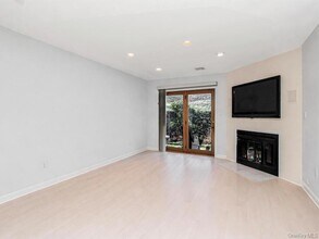 8 Davids Ln in Ossining, NY - Foto de edificio - Building Photo