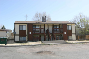 945 Hathaway Dr Apartments