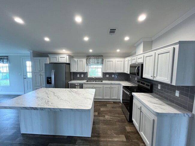 17100 Tamiami Trl in Punta Gorda, FL - Building Photo - Building Photo