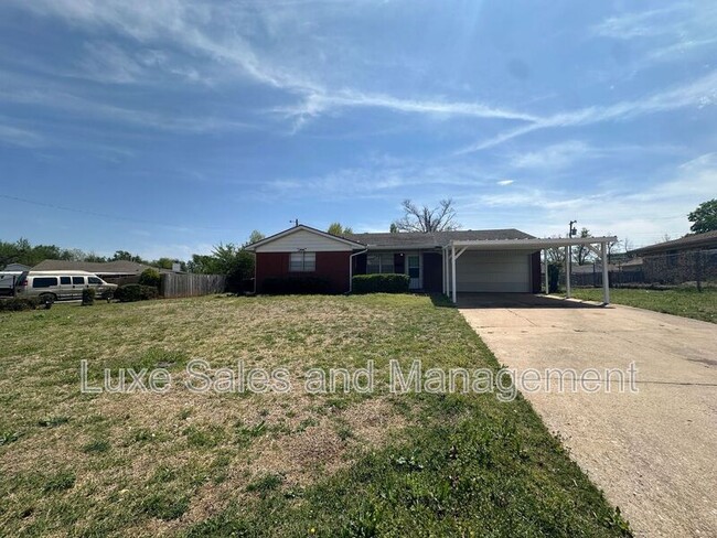 property at 314 E Ridgewood Dr