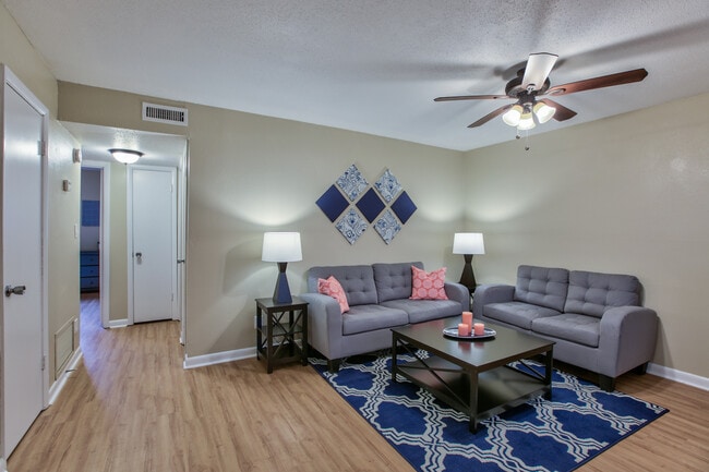 Miccosukee Arms in Tallahassee, FL - Building Photo - Building Photo