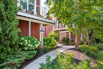 Row House 31 in Milwaukee, WI - Building Photo - Building Photo