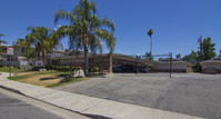 2521-2527 Bishop Dr in Bakersfield, CA - Building Photo - Building Photo