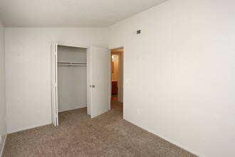 Beaumont Crossing in Norman, OK - Building Photo - Interior Photo