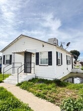 9809 Aim Ave in Bakersfield, CA - Building Photo - Building Photo