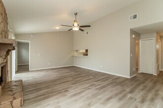 831 Sunridge Point Dr in Seffner, FL - Building Photo - Building Photo