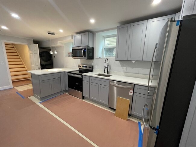 137 Centre St in Boston, MA - Foto de edificio - Building Photo