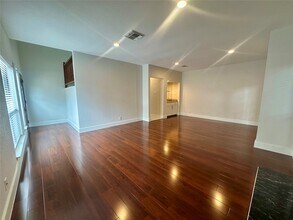 2486 Bering Dr in Houston, TX - Building Photo - Building Photo