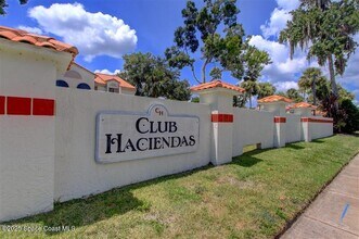 1051 Country Club Dr in Titusville, FL - Building Photo - Building Photo