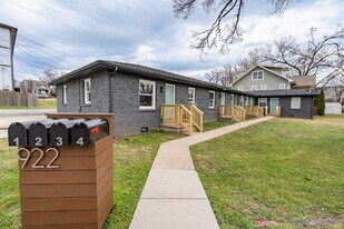 922 Morrow Rd in Nashville, TN - Building Photo