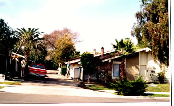 2445-2449 Orange Ave in Costa Mesa, CA - Building Photo - Building Photo