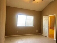 9104 N Green River Dr photo'