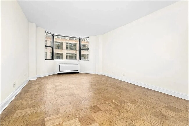 310 W 94th St in New York, NY - Foto de edificio - Building Photo