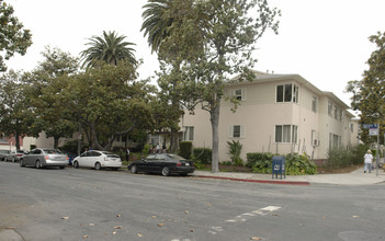 1849 N Harvard Blvd in Los Angeles, CA - Building Photo - Building Photo