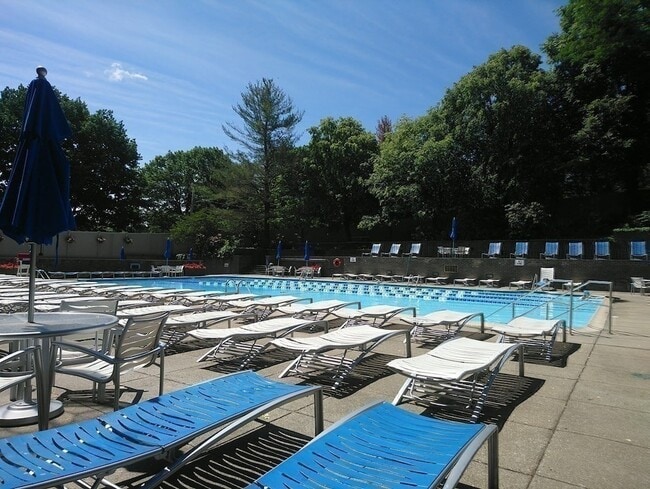 10 Brookline Pl, Unit 517