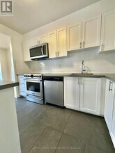 10 Shallmar Blvd in Toronto, ON - Building Photo - Building Photo
