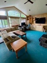 4921 Plum Ave in Mount Shasta, CA - Building Photo - Building Photo