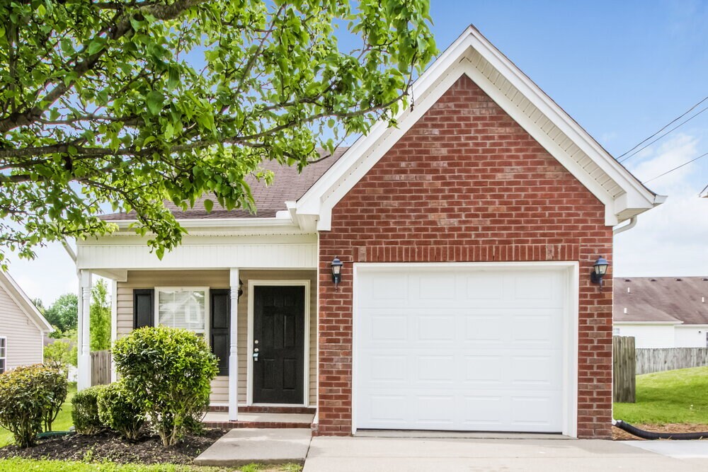 1120 Sima Shabat Ct in La Vergne, TN - Building Photo