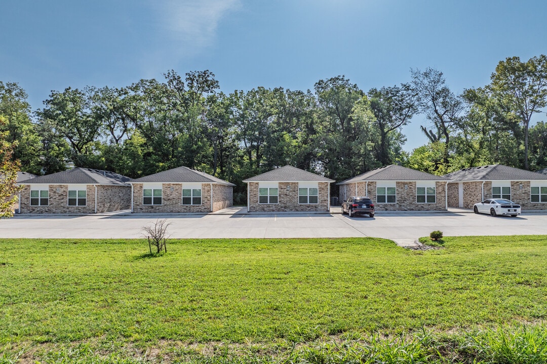 Midtown Cottages in Joplin, MO - Foto de edificio
