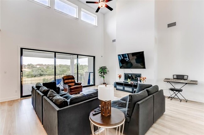 462 Old Stone Rd in Austin, TX - Building Photo - Building Photo