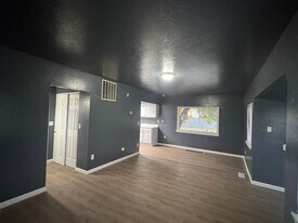 802 S 15th Ave in Yakima, WA - Building Photo