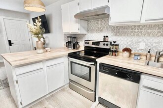 253 Hayden Rd, Unit SI ID1502016P in Tallahassee, FL - Foto de edificio - Building Photo