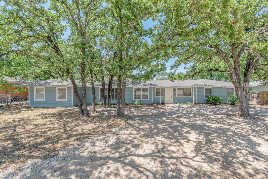 308 Sulphur Springs Rd in Bryan, TX - Building Photo
