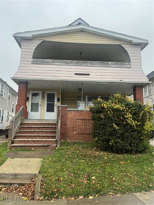 16403 Nicholas Ave-Unit -Up in Shaker Heights, OH - Building Photo