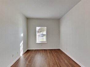 9245 Clearwood Landing Blvd in Houston, TX - Building Photo - Building Photo