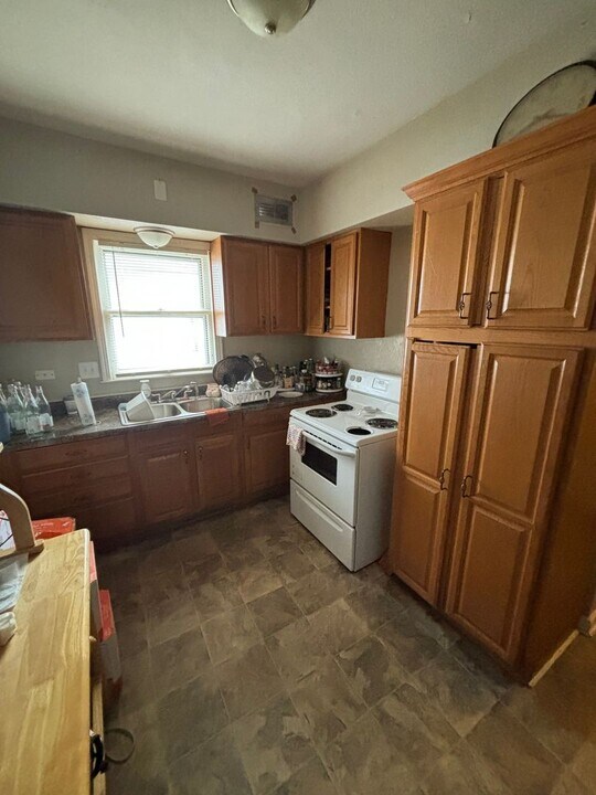 5563 N 37th St, Unit 5563 N 37th (lower) in Milwaukee, WI - Building Photo