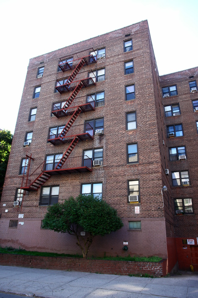 Sanford Terrace in Flushing, NY - Building Photo - Building Photo