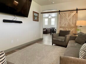 703 Santa Fe Trl E in Artesia, NM - Building Photo - Building Photo
