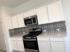 6502 Pleasanton Pkwy in Pflugerville, TX - Building Photo - Building Photo