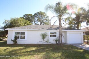 1561 Rachel Ave SE in Palm Bay, FL - Building Photo