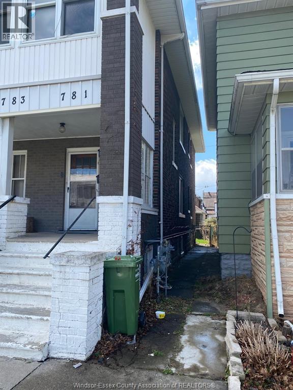 781 Gladstone Ave in Windsor, ON - Foto de edificio - Building Photo