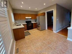 816 Walsh Ct in Newmarket, ON - Building Photo - Building Photo