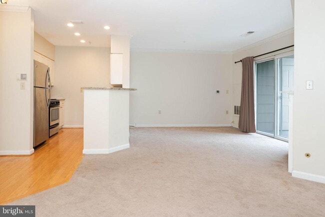 property at 2204 Westcourt Ln