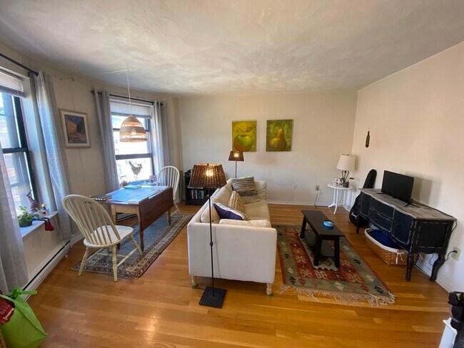 667 Massachusetts Ave in Boston, MA - Building Photo - Building Photo