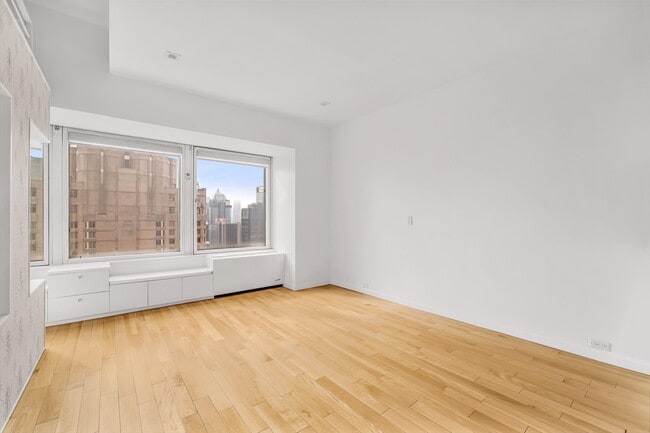 150-156 W 56th St in New York, NY - Building Photo - Building Photo