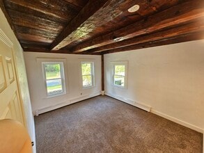 81 Oak St, Unit 1 in East Bridgewater, MA - Building Photo - Building Photo