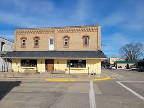 100 N Lake Ave in Gillett, WI - Building Photo - Building Photo