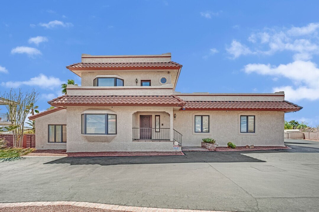 1655 N Stonehill Rd in Las Vegas, NV - Building Photo