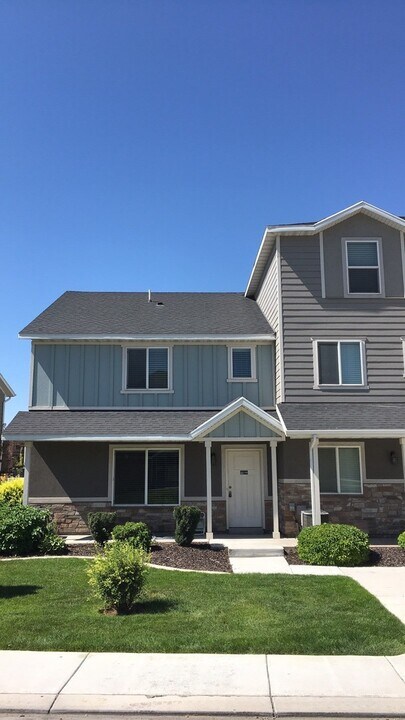 746 E 150 N St in Vineyard, UT - Building Photo
