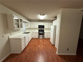 1001 Caroline Ave in Daphne, AL - Building Photo - Building Photo