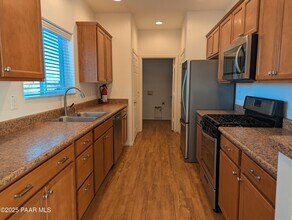 8980 E Navajo Ct in Prescott Valley, AZ - Building Photo - Building Photo