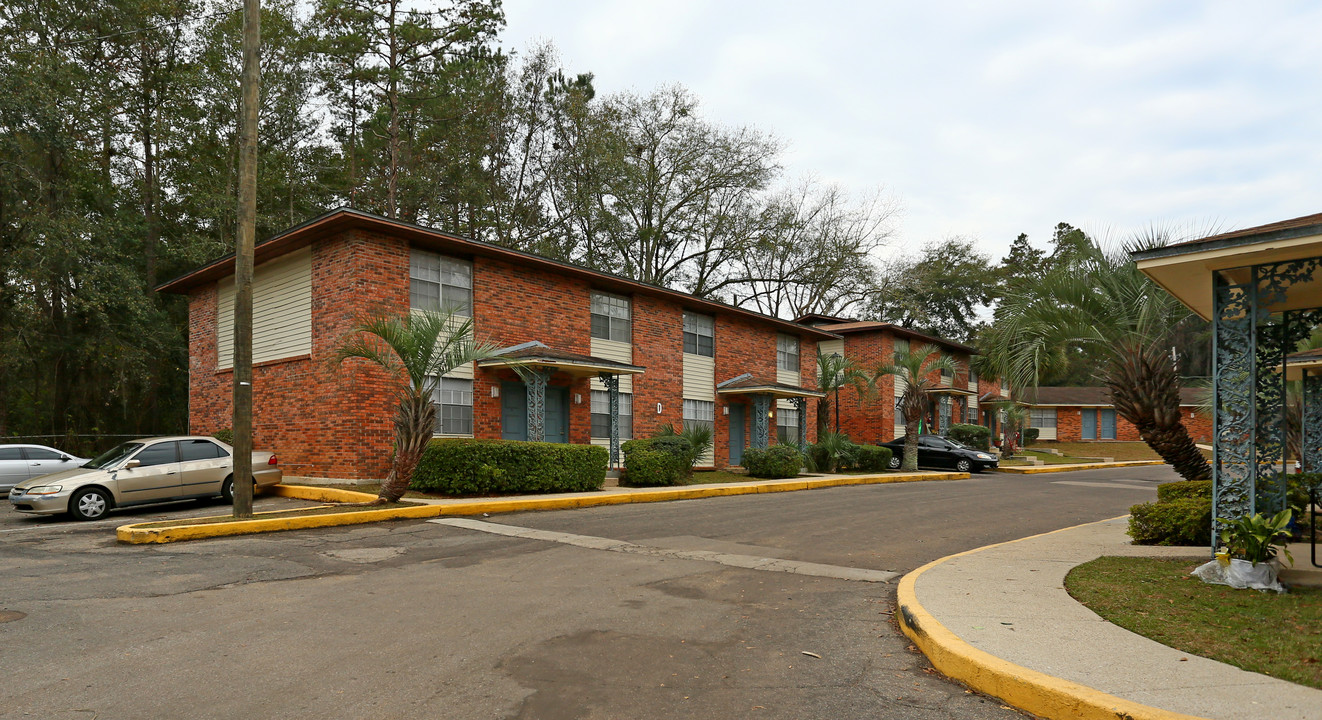 Rockbrook Garden Apartments in Tallahassee, FL - Building Photo