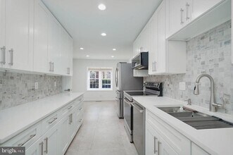 10246 Arizona Cir in Bethesda, MD - Building Photo - Building Photo